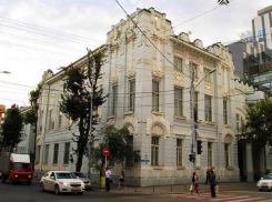 Для ремонта здания Театра защитника Отечества в Краснодаре пригласили лучших реставраторов 