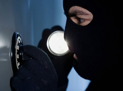 Зять обокрал тещу, чтобы та не уехала в Сочи