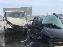 Известны подробности: с места жесткой аварии в Краснодаре увезли женщину