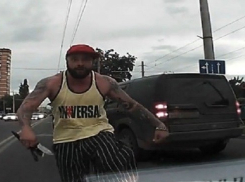 Суд вынес приговор водителю внедорожника, который тряс гениталиями и угрожал убить ученицу автошколы 