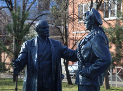 Ленин и матрос появились в центре Краснодара