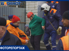 Жильцы в касках эвакуируют вещи из протараненного СУ-34 дома в Ейске: фоторепортаж