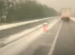 Снова апокалипсис: мощный град выпал в Лабинском районе Кубани