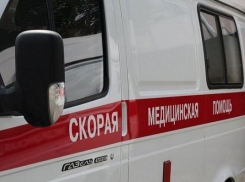 В Краснодаре мужчина столкнул 23-летнюю девушку с балкона