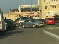Краснодарцы продолжают игнорировать запрет мэра и перекрывают дороги