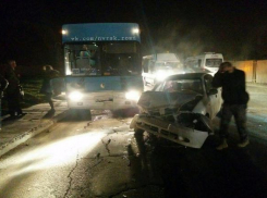 Пассажирский автобус и легковушка столкнулись в Новороссийске