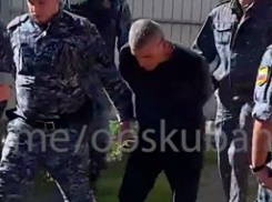 Суд отправил в СИЗО Арама Татосяна и Анатолия Двойникова по делу о дорожном убийстве аниматоров в Краснодарском крае