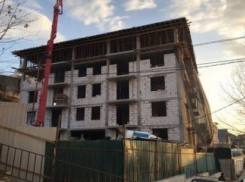  Администрация Сочи потребовали снести незаконно построенную многоэтажку 