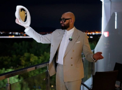 Звезда мема про лавандовый раф Николай Василенко влюбился в Геленджик