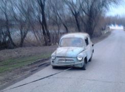 На Кубани ретроавтомобиль угнали на тракторе