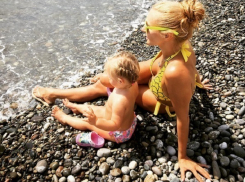 Татьяна Навка отдыхает с дочкой в Сочи 