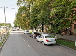 На улице Московской в Краснодаре запретят парковаться 
