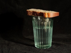 В Тихорецке девушка заказала iPhone 6, а получила стаканчик