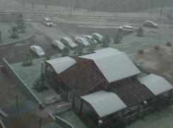 В Сочи в отдельных районах выпал град 