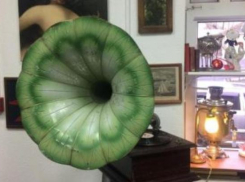 Немецкий граммофон 19 века выставили на продажу в Краснодаре 