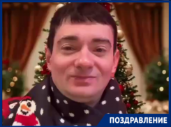 «Пусть год будет щедрым на успех»: читателей «Блокнота» поздравил звезда «Дома-2» Венцеслав Венгржановский  