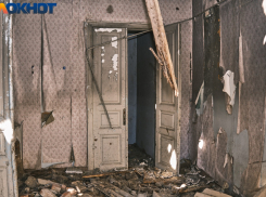 Виновата жара? На юге России сбрасывают с балкона унитазы, бегают по городу с ножом, прилюдно занимаются онанизмом и насмерть истязают кошку