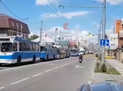  Краснодар встал в пробку из-за проверки пропусков 