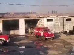 Склад винзавода загорелся в Темрюкском районе Краснодарского края 