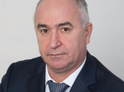 Мэр Новороссийска возмутился укладкой асфальта в городе под проливным дождем