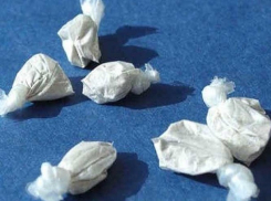 В Краснодаре с крупной партией наркотиков попался закладчик 