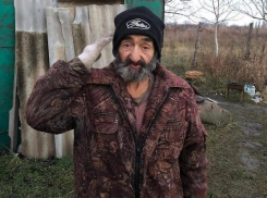 Плюшкин по-краснодарски: проживающий в шалаше 72-летний старик собирает мусор и отказывается от помощи  