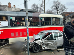 Шесть человек получили травмы в ДТП с трамваем в Краснодаре