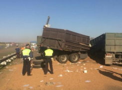  Два человека погибли при столкновении четырех грузовиков в Кавказском районе 