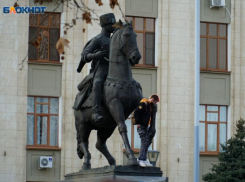 Дело мужчины, оголившего ягодицы на митинге в Краснодаре, передано в суд
