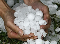 Два поселка в Белореченском районе засыпало крупным градом