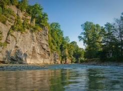 В Сочи 30-летний мужчина сорвался в реку Мзымта 