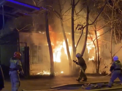 В Краснодаре 3 января сгорел частный дом: видео