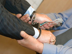 Инспектор СИЗО в Новороссийске попался на взятке в миллион рублей