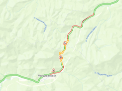 В Краснодарском крае второй день стоит многокилометровая пробка к Чёрному морю