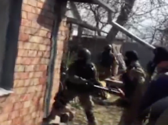 В Ейске накрыли наркопритон под покровительством 40-летней женщины