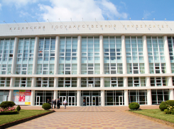 Больше половины студентов КубГУ привились от коронавируса