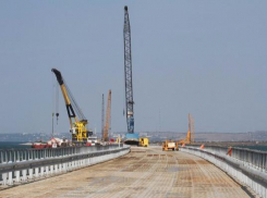 По факту столкновения турецкого судна с опорой моста возбуждено уголовное дело