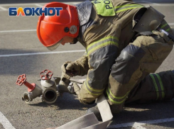 Площадь пожара на НПЗ уменьшилась вдвое: обстановка в Славянском районе после атаки ВСУ