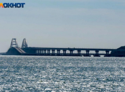 Трехкилометровая пробка образовалась перед Крымским мостом на Кубани 
