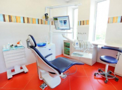 Приставы арестовали инструменты стоматолога-должника