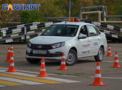 Тут мало знать только теорию: как в Краснодаре выбирали лучшего таксиста