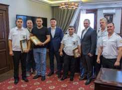 Снявших с моста девушку в Сочи мужчин наградили
