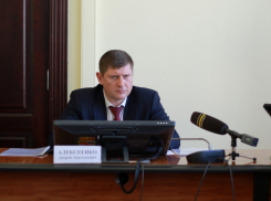 Новый мэр приказал снести 60 рекламных конструкций в Краснодаре