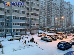В Краснодаре выпал первый снег: фото и видео