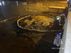 В Таманском заливе ликвидируют разлив трёх тонн мазута