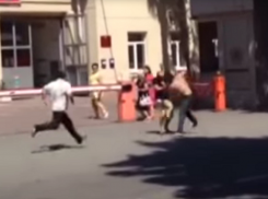  В центре Сочи мужчины устроили массовую драку
