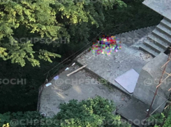 В Сочи парень погиб после падения с крыши заброшенного здания