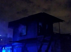 Ночью в Краснодаре в микрорайоне Гидростроителей сгорел гараж