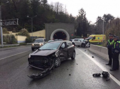 Девушка, при перестроении, устроила ДТП в Сочи