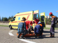 Сочинские спасатели эвакуировали травмированного пастуха с горы Фишт